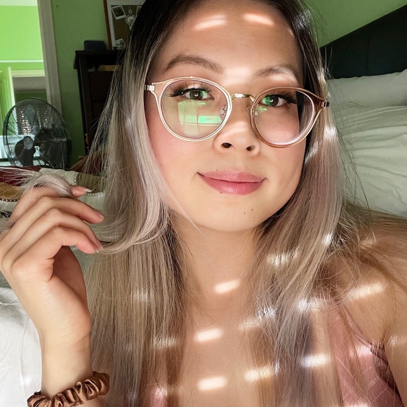 Poshmark profile picture for @soiled